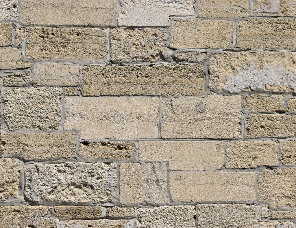 cómo pintar una pared de bloques de cemento